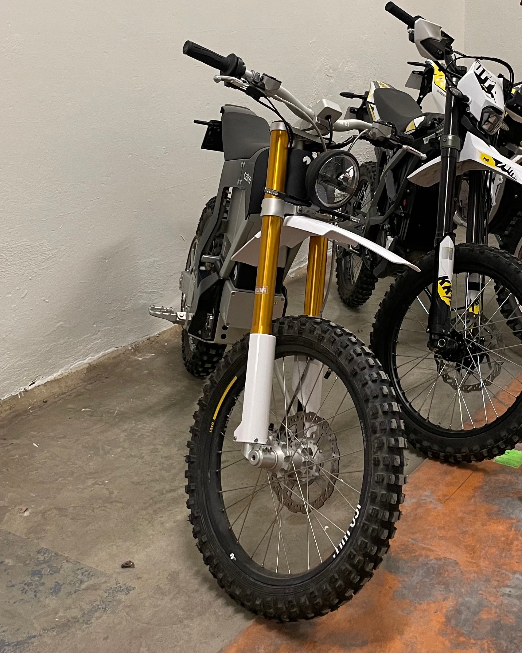 Second Ride - Kalk INK&, Race kit + dämpare by Öhlins